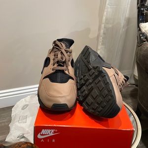 Nike Air Huarache LE